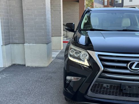 Used 2014 Lexus GX 460 w/ Premium Package AWD/4WD image 9
