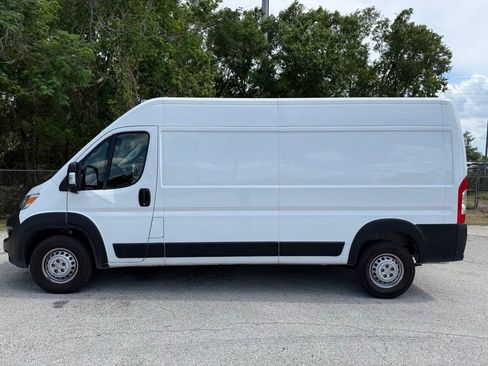 Used 2025 RAM ProMaster 2500 w/ Convenience Group FWD image 14