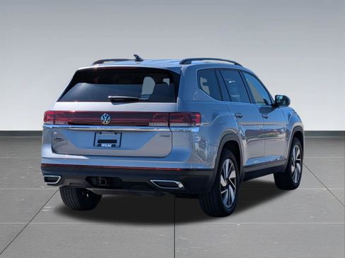 Used 2024 Volkswagen Atlas SE AWD/4WD image 5