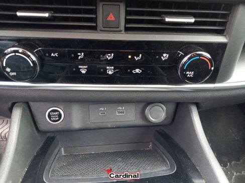 Used 2023 Nissan Rogue S image 28