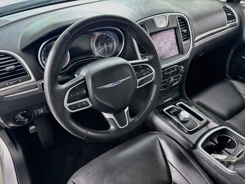 Used 2019 Chrysler 300 Touring L w/ Quick Order Package 22F AWD/4WD image 13
