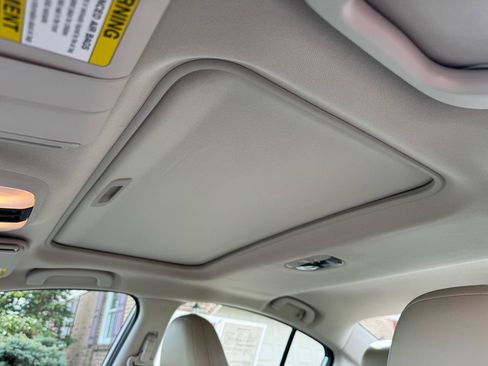 Used 2017 Subaru Impreza 2.0i Limited image 18