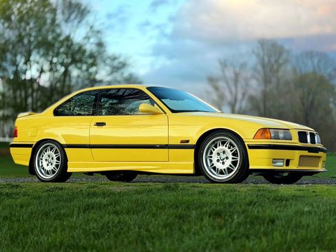 Used 1995 BMW M3 Coupe RWD image 1