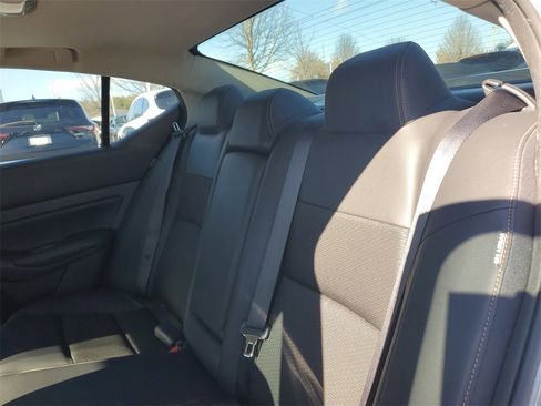 Used 2020 Nissan Altima 2.5 SR w/ Premium Package image 13