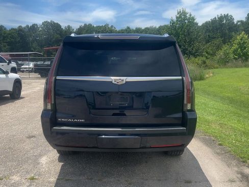 Used 2019 Cadillac Escalade ESV Platinum AWD/4WD image 6