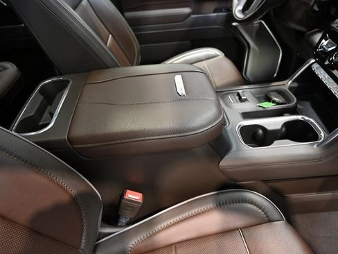 Used 2024 GMC Sierra 3500 Denali image 22