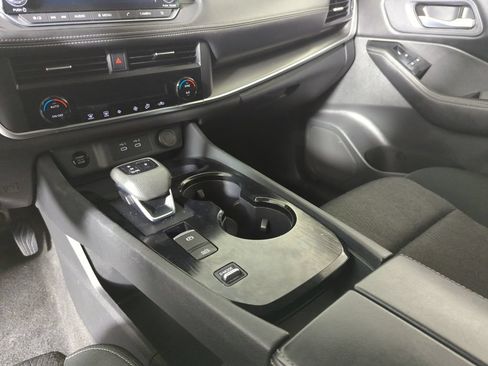 Used 2024 Nissan Rogue SV FWD image 19