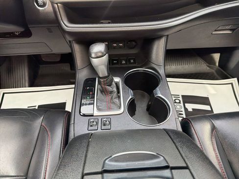 Used 2019 Toyota Highlander SE AWD/4WD image 26