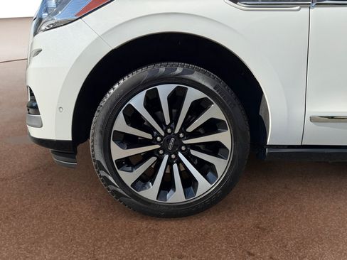 Used 2023 Lincoln Navigator Reserve AWD/4WD image 9