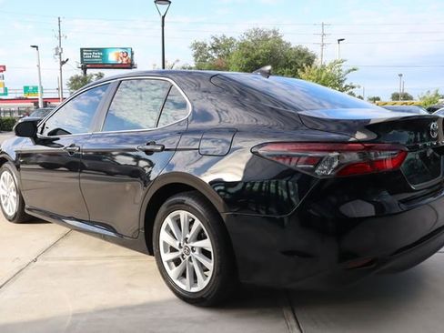 Used 2022 Toyota Camry LE FWD image 6