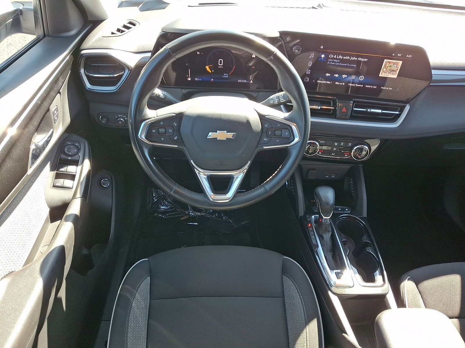 Used 2024 Chevrolet TrailBlazer LT w/ Convenience Package FWD image 11