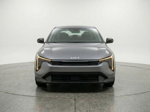 Used 2025 Kia K4 LXS image 2