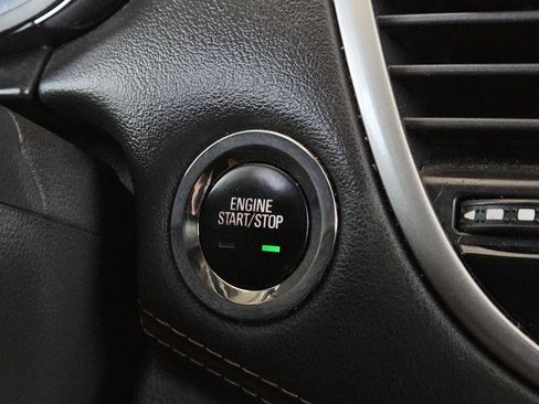 Used 2020 Chevrolet Trax LT w/ LT Convenience Package image 16