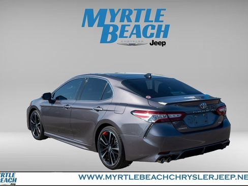 Used 2020 Toyota Camry XSE image 4