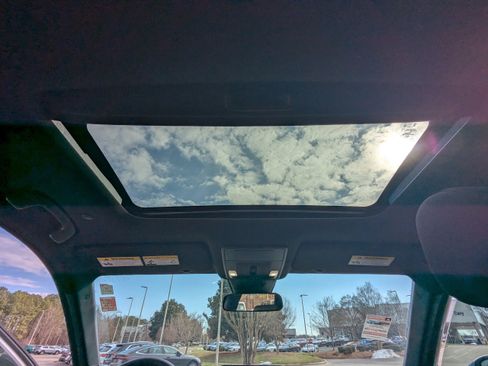 Used 2025 Honda CR-V Sport image 13