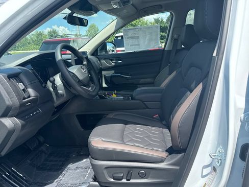 New 2026 Nissan Pathfinder Platinum w/ Cargo Package AWD/4WD image 13