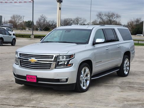 Used 2020 Chevrolet Suburban Premier image 3
