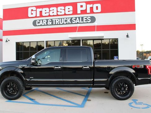 Used 2017 Ford F150 Platinum w/ Equipment Group 701A Luxury image 2