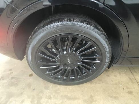 Used 2021 Lincoln Corsair Reserve w/ Equipment Group 201A image 9