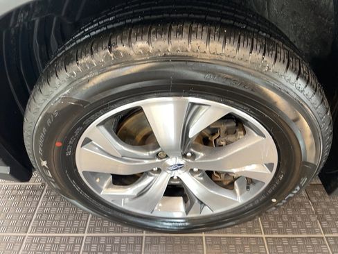 Used 2022 Subaru Ascent Premium w/ Convenience Package image 5