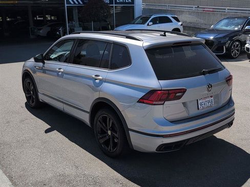 Used 2023 Volkswagen Tiguan SE R-Line AWD/4WD image 8