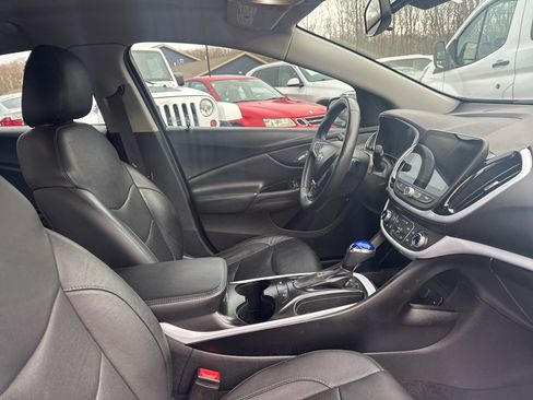 Used 2017 Chevrolet Volt LT w/ Comfort Package image 30