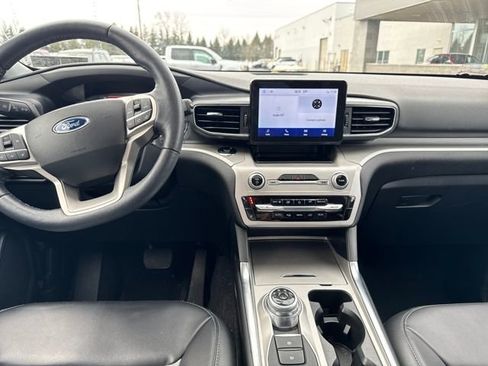 Used 2023 Ford Explorer XLT w/ Equipment Group 202A image 13