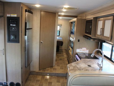 Used 2022 Ford E-450 and Econoline 450 Super Duty w/ Motorhome Prep Package image 18