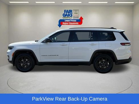 Used 2025 Jeep Grand Cherokee L Altitude image 10