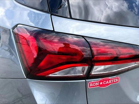 Used 2024 Chevrolet Equinox LT FWD image 20