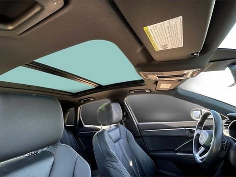 Used 2024 Audi Q3 2.0T Premium Plus w/ Premium Plus Package image 17