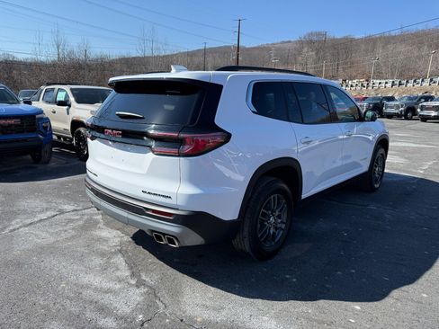 Used 2025 GMC Acadia Elevation image 5