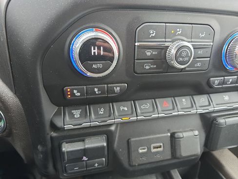 Used 2023 GMC Sierra 3500 Denali AWD/4WD image 19