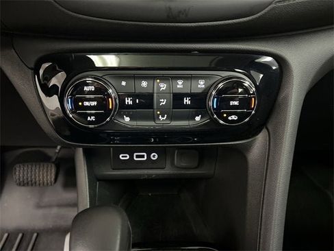 Used 2022 Buick Encore GX Essence w/ Experience Buick Package image 17