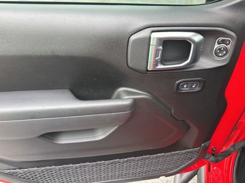 Used 2024 Jeep Wrangler Sport S image 12