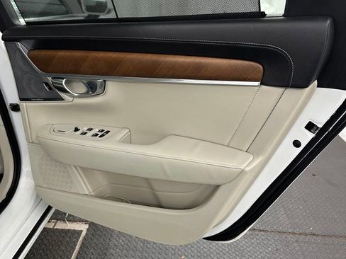 Used 2018 Volvo S90 T6 Inscription w/ Convenience Package image 28