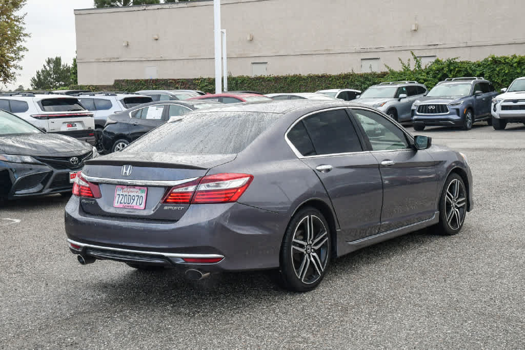 Used 2017 Honda Accord Sport image 9