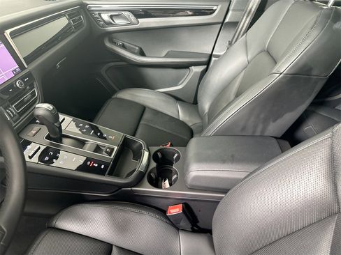 Used 2024 Porsche Macan S image 30