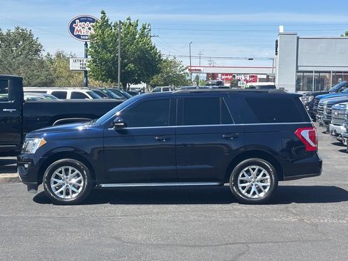 Used 2021 Ford Expedition XLT AWD/4WD image 2