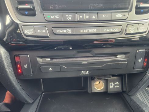 Used 2022 Honda Pilot Touring image 24