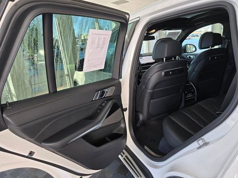 Used 2025 BMW X5 xDrive50e image 37