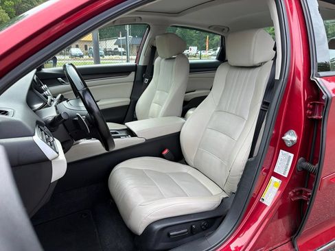 Used 2021 Honda Accord Touring image 19