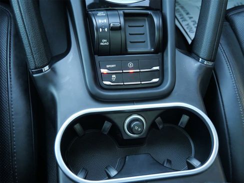 Used 2014 Porsche Cayenne image 20