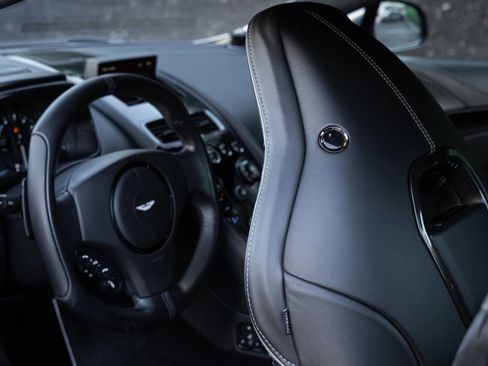 Used 2014 Aston Martin Vanquish Coupe image 92