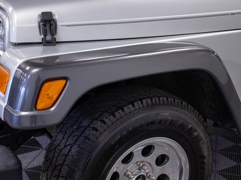 Used 2004 Jeep Wrangler X w/ Convenience Group AWD/4WD image 17