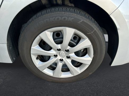 Used 2024 Toyota Corolla LE FWD image 10