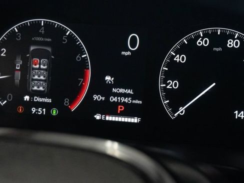 Used 2024 Honda Pilot Touring image 12