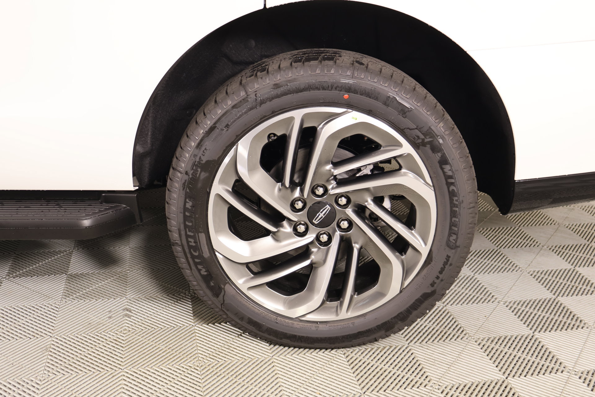 New 2026 Lincoln Navigator Premiere AWD/4WD image 19