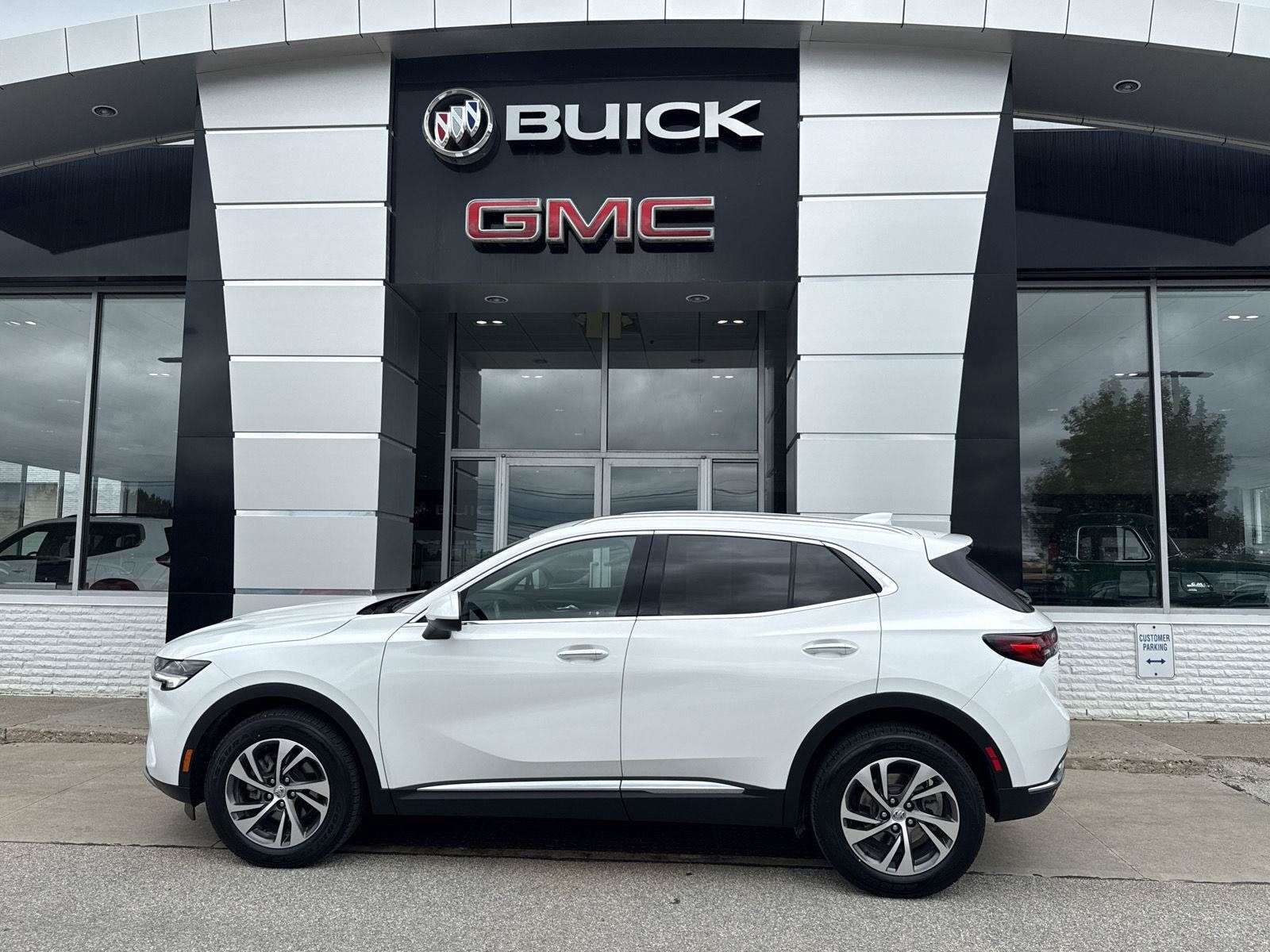 Used 2023 Buick Envision Essence AWD/4WD image 3