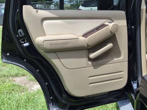 Used 2010 Ford Explorer Limited RWD image 28